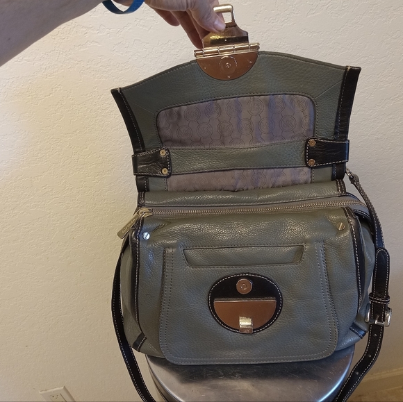 Michael Kors Leather Purse Hand Shoulder Bag Pebble Grain Gray Black Flap 2 Way - Picture 8 of 16